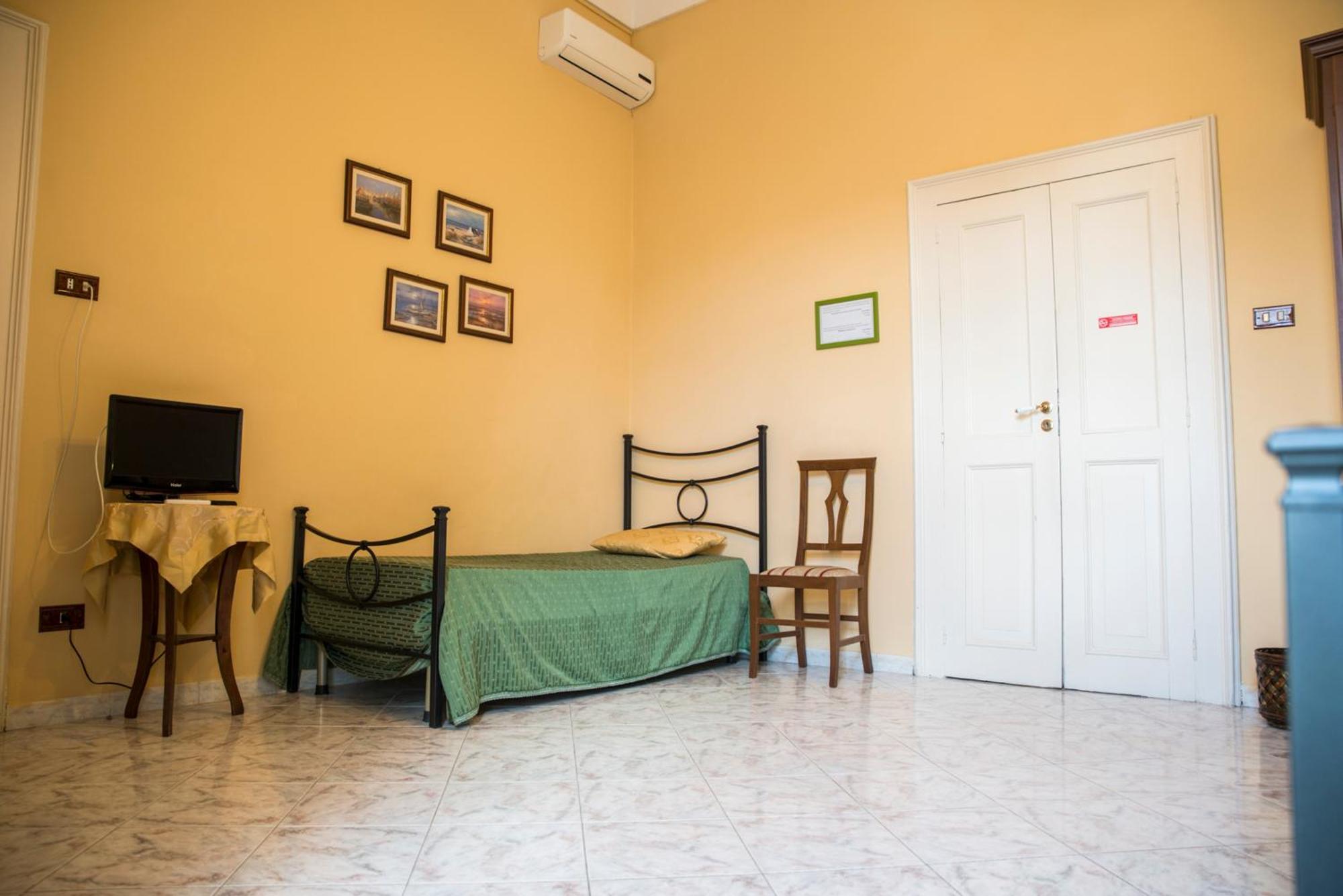 シラクーサ Sognando Ortigia Bed & Breakfast エクステリア 写真