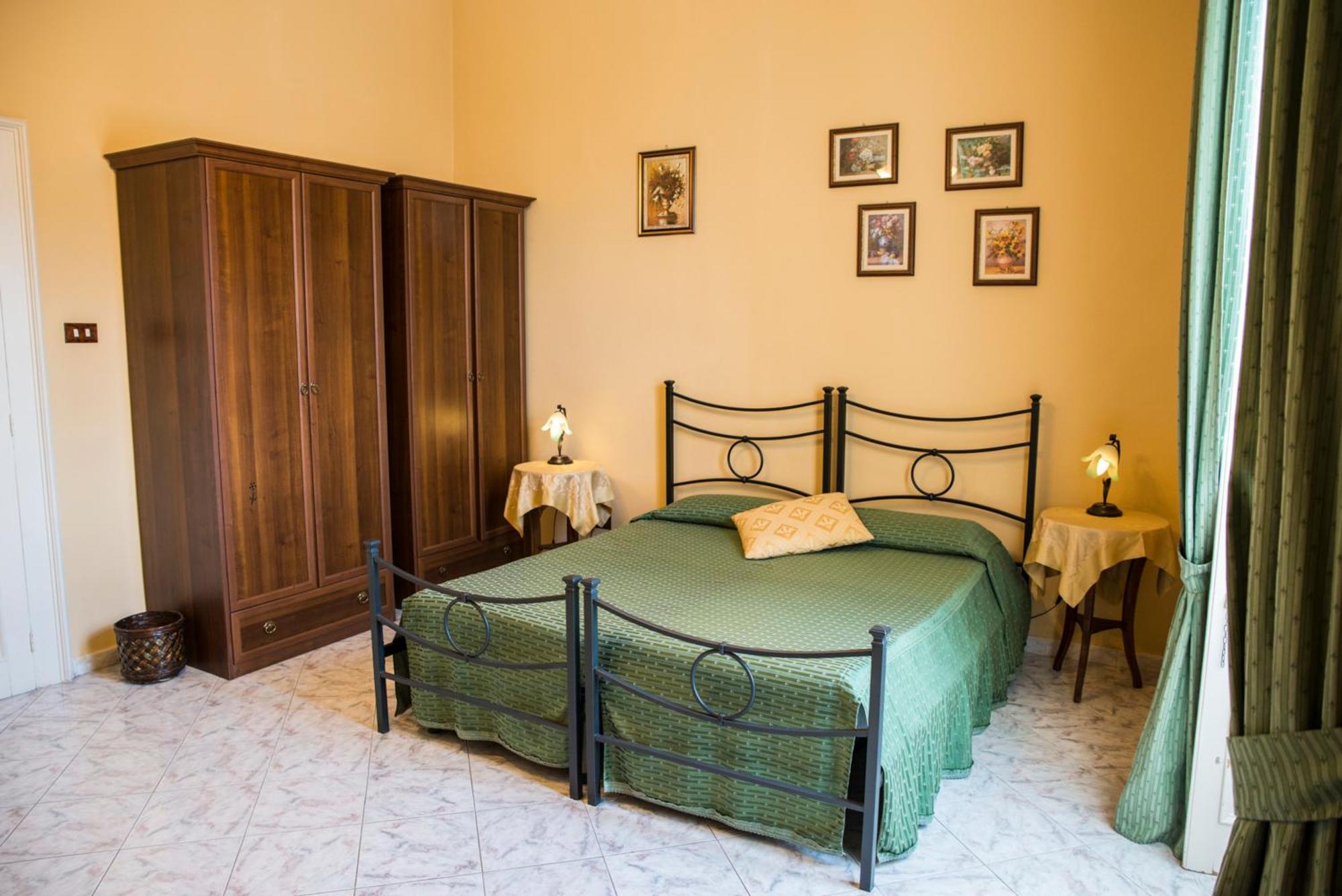 シラクーサ Sognando Ortigia Bed & Breakfast エクステリア 写真