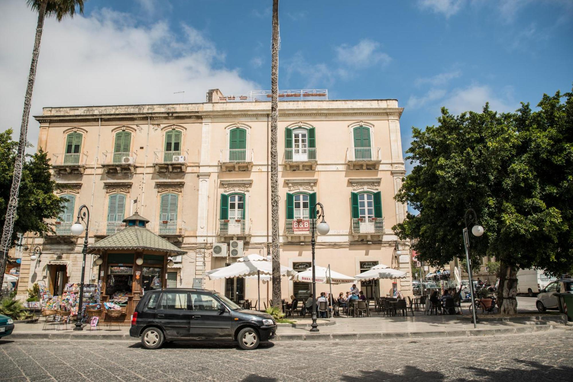 シラクーサ Sognando Ortigia Bed & Breakfast エクステリア 写真