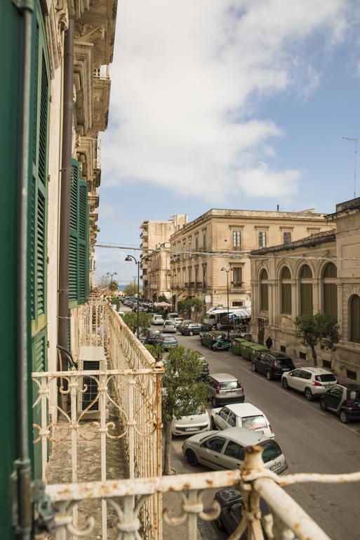 シラクーサ Sognando Ortigia Bed & Breakfast エクステリア 写真