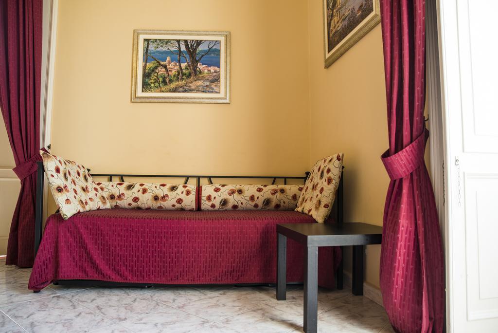 シラクーサ Sognando Ortigia Bed & Breakfast エクステリア 写真