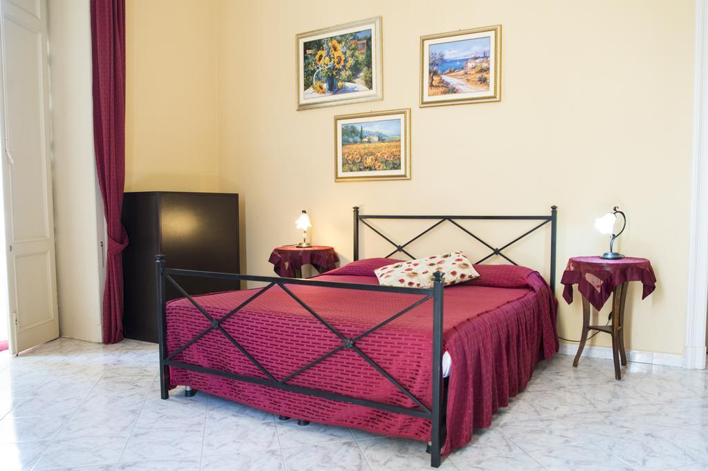 シラクーサ Sognando Ortigia Bed & Breakfast エクステリア 写真